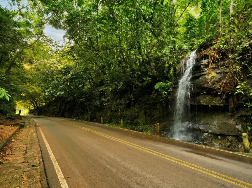 Turismo de aventura en Paraguay - cerros y cascadas